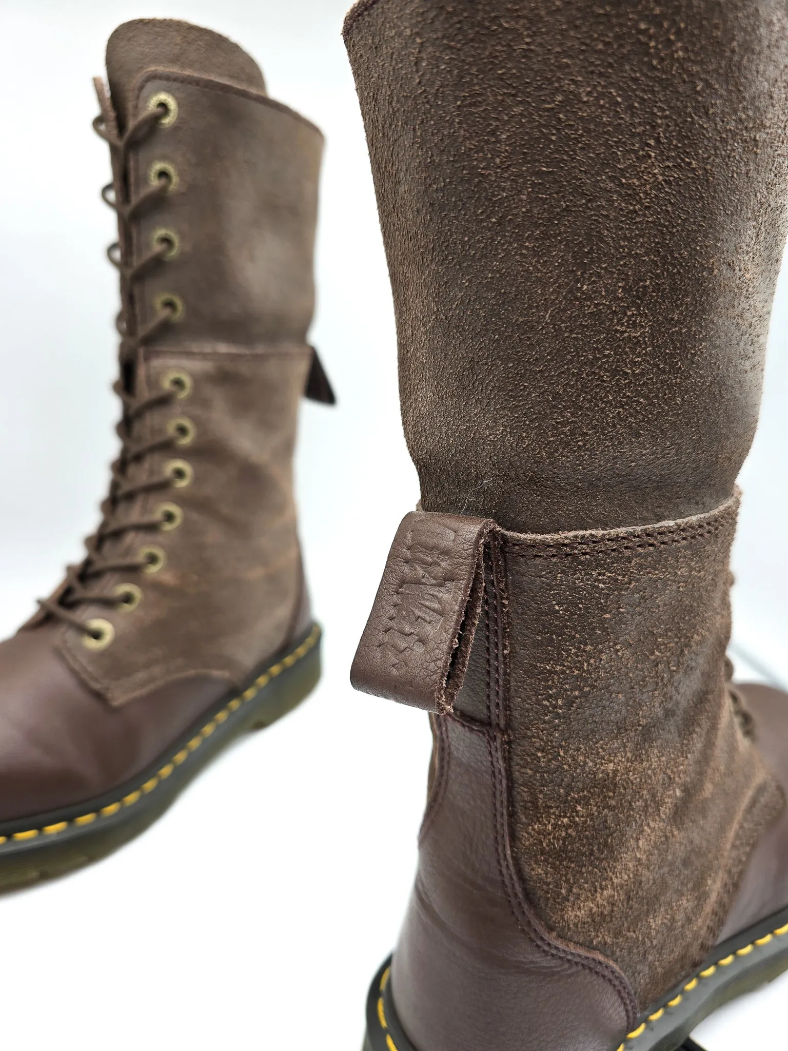 DR. MARTENS HAZIL BROWN